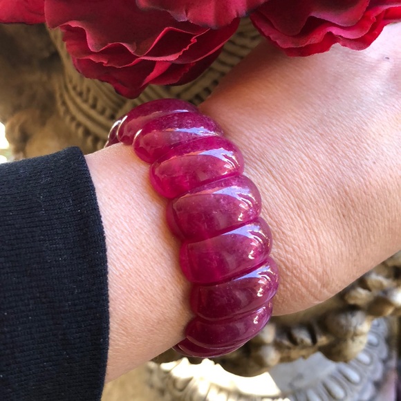 Genuine Agate Raspberry Color Stretch Bracelet - Picture 5 of 7